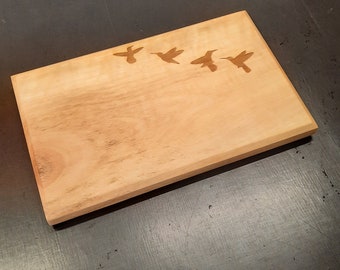 Small engraved Walnut wood cutting board / ideal gift / Artisanal wood