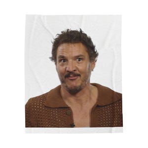 Pedro Pascal Funny Meme Face Velveteen Plush Blanket - Cozy Home Decor, Soft Fleece Throw, Unique Gift, Movie Fan Present, Warm Winter