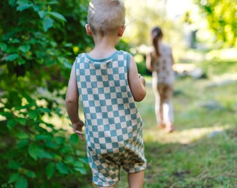 Sleeveless onesie