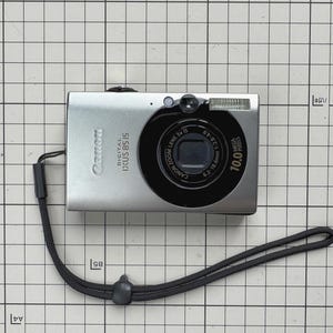 Canon Ixus 85is (2008) / vintage digicam y2k