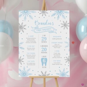 Póster de primer cumpleaños con copos de nieve azules, cartel de primer año de cumpleaños de invierno, pequeño copo de nieve editable, B427