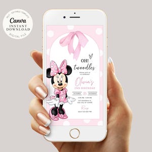 Può includere: Un cartello in legno rustico con la scritta "Welcome to our home" in lettere bianche. Il cartello presenta una finitura invecchiata e un design semplice e invitante, ideale per l'arredamento della porta d'ingresso.