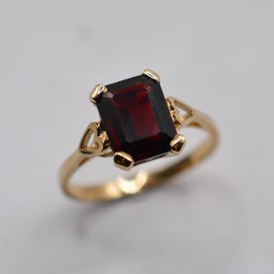 Vintage 9ct Gold Garnet Solitaire Ring, UK Size M (US Size 6)