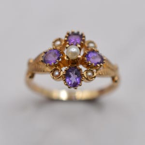 Anillo de oro de 9 quilates con amatista y perla, talla N (Reino Unido) (talla 6 3/4 (EE. UU.))