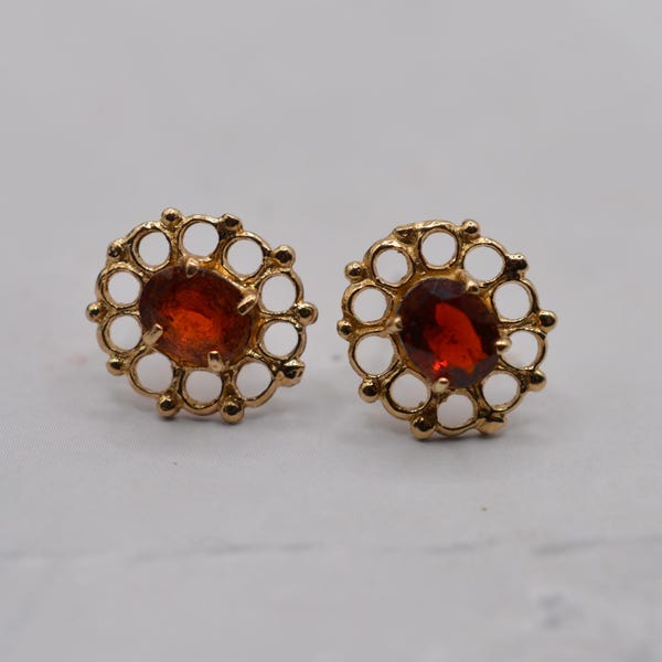 Vintage 9ct Gold Garnet Stud Earrings