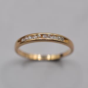 9 Karat Gold Diamant Halbmemory Ring, UK Größe K 1/2 (US Größe 5 1/2)