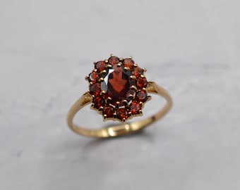 9ct Gold Garnet Cluster Ring, UK Size N 1/2 (US Size 7)