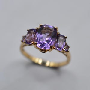 Y2K 9ct Gold Amethyst Five-Stone Ring, UK Size N (US Size 6 3/4)