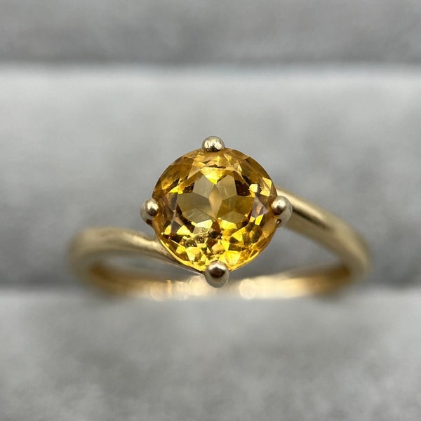 Y2K Vintage 9ct Gold Citrine Solitaire Ring, UK Size K 1/2 (US Size 5.5)