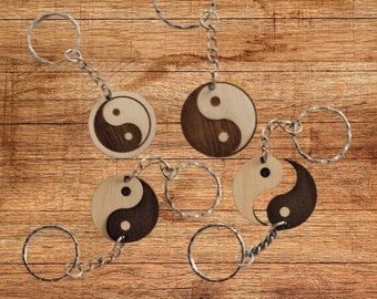 Porte clés yin yang en bois