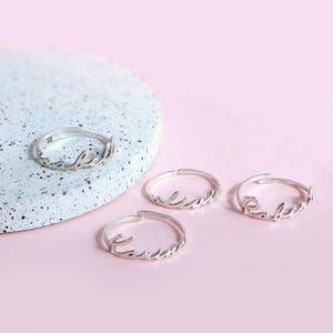 Personlig namnring i sterlingsilver - minimalistisk justerbar design