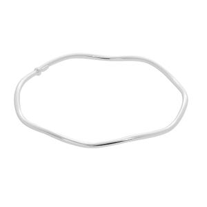 May include: A silver-coloured, wavy bangle bracelet. The bracelet has a smooth, polished finish and a simple, elegant design. The bracelet is a single, continuous loop with a slight opening.