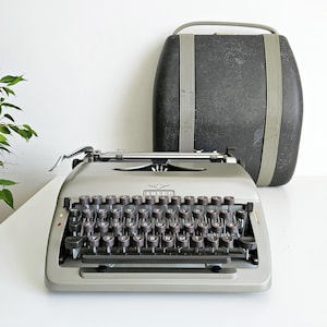 50% OFF!* Adler Privat portable working vintage typewriter from the 1950’s, Awesome condition, with case, unique gift