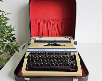 Vintage Präsident De Luxe - Portable working Typewriter, 1980s