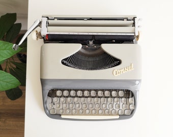 60% OFF! Consul 232 ultra-light portable vintage typewriter from the 1960s, awesome condition, unusual gift