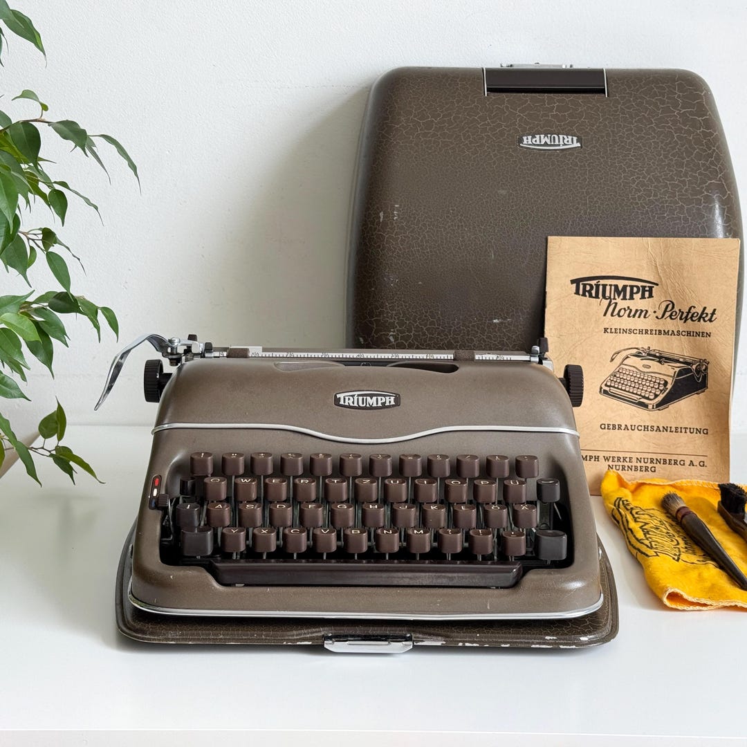 B-5 ジャンク品 昭和レトロ 希少 極美品 Triumph タイプライター 専用