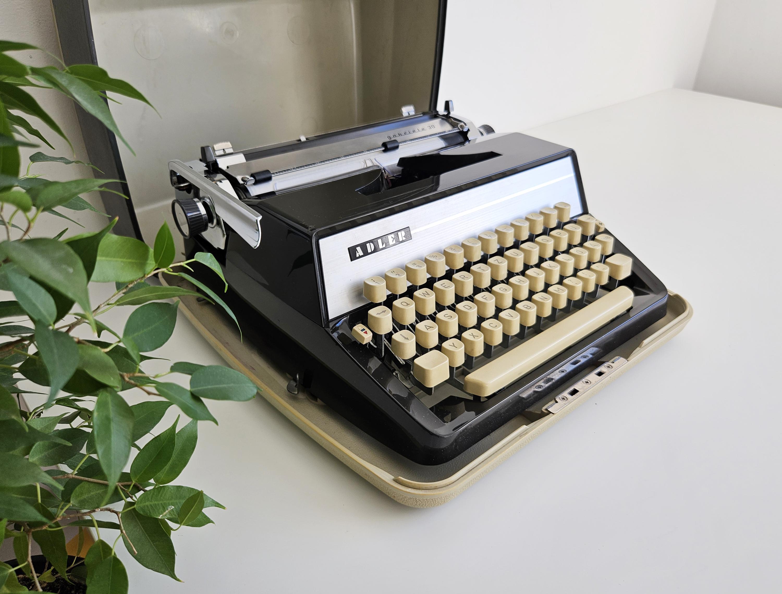 Typewriter Adler Gabriele - Etsy