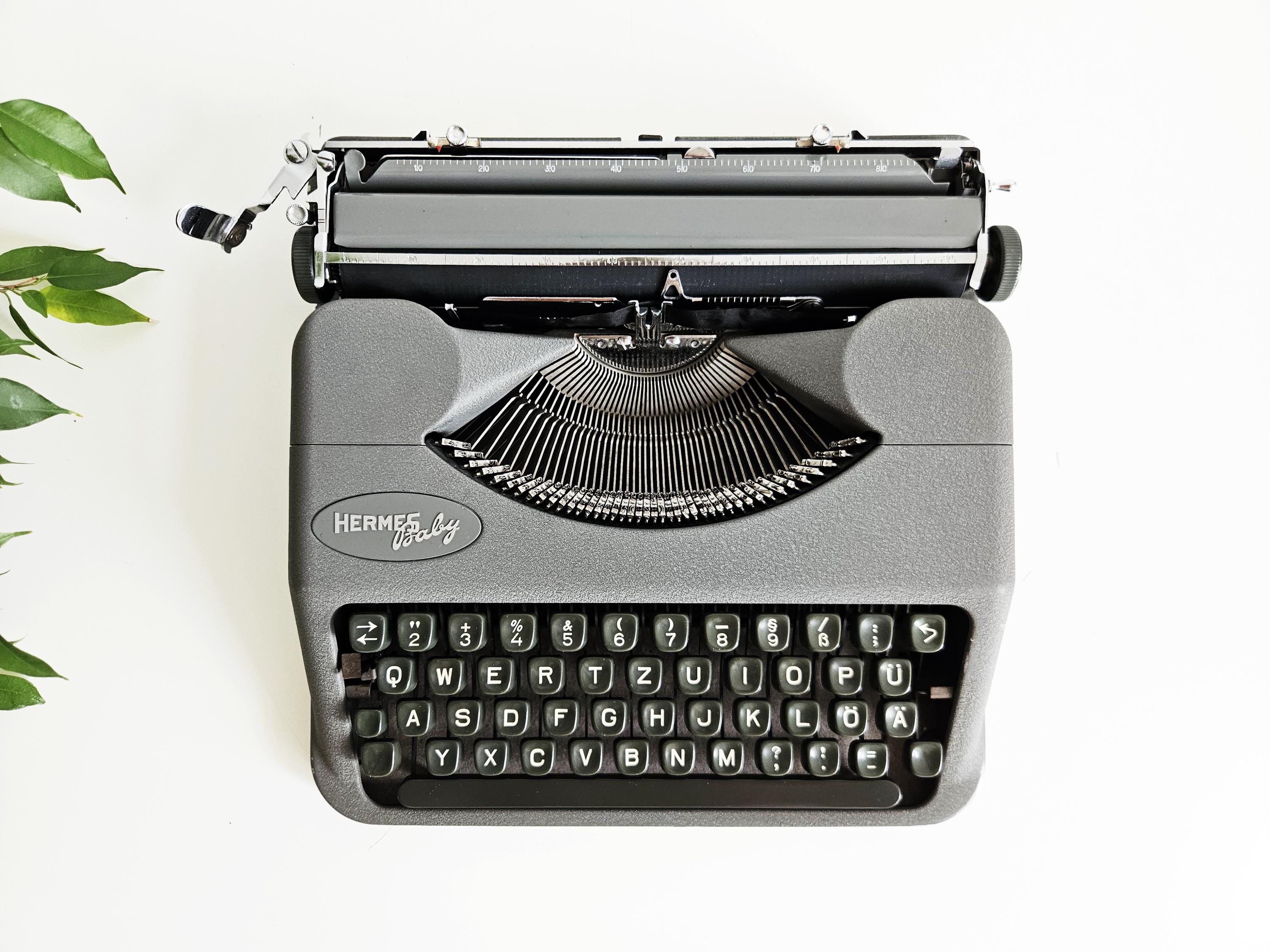 ヴィンテージ エルメス ベビー ポータブル タイプライター、1950 年代