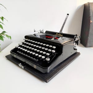 Erika 5 - Working portable typewriter, 1930s Black, Professionally maintained