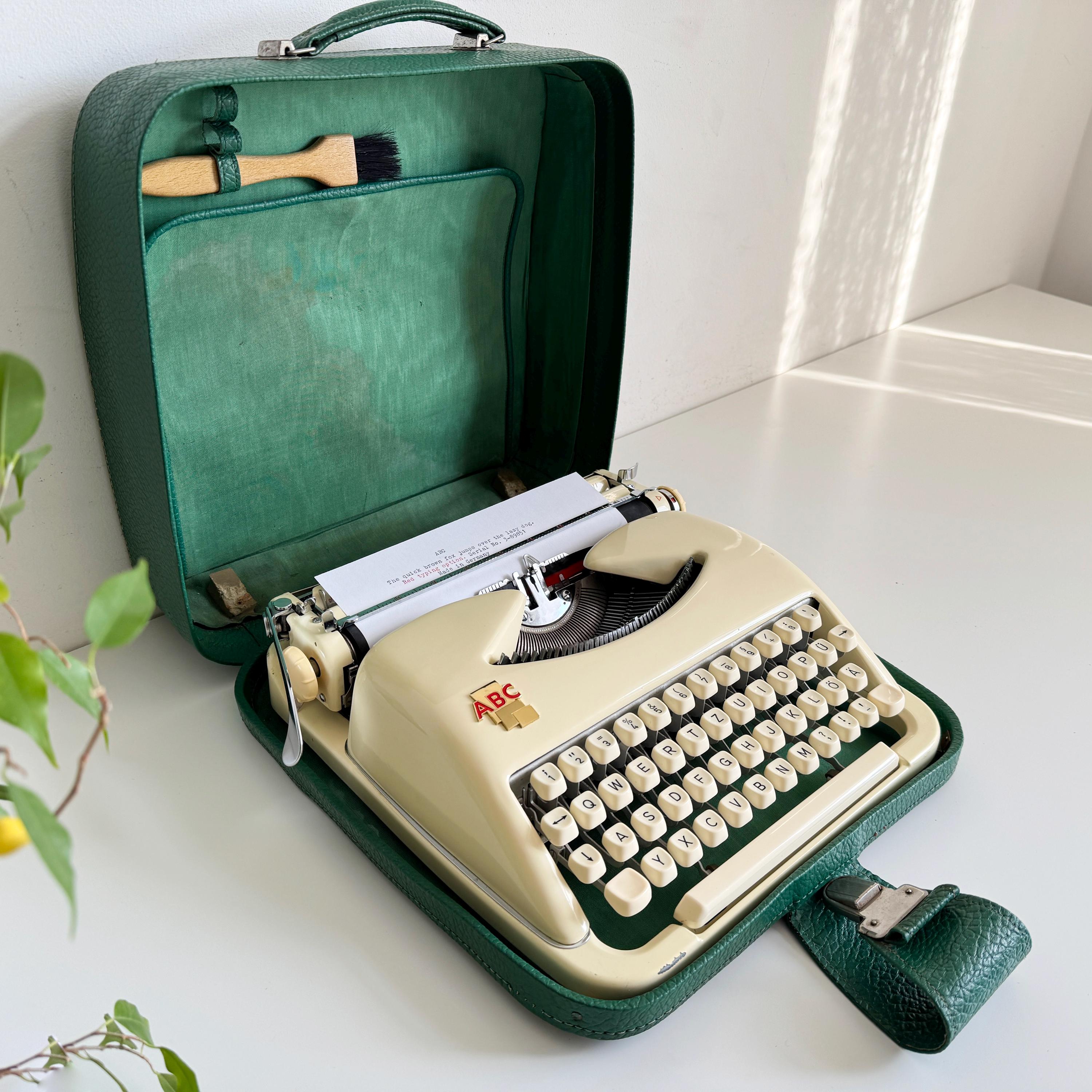 abc3000タイプライター ABCポータブル - 実用タイプライター、1960年、ケース付き - Etsy 日本