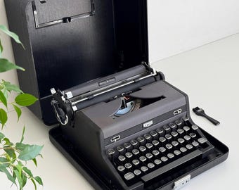 Royal Quiet Deluxe Typewriter | 1948 USA | Writer’s Machine | Fully Serviced | Collector Grade