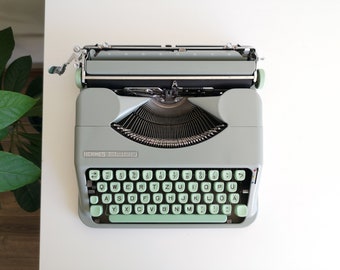 50% OFF* Hermes Baby ultra-light portable vintage typewriter from the 1960s, awesome condition, unique gift