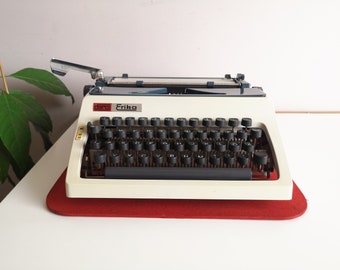 70% OFF!* Erika Daro portable vintage typewriter from the 1970s, unusual gift, Great condition.