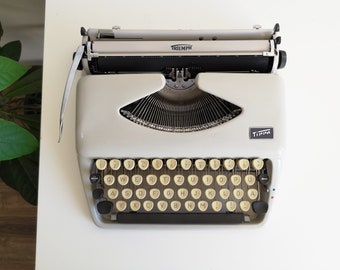 60% OFF! Adler Tippa, portable vintage typewriter from the 1960s, Good condition, unique gift