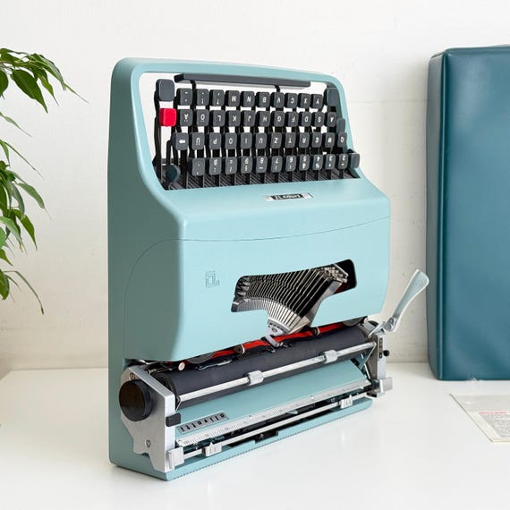 その他 Olivetti Lettera 32 Olivetti Lettera 32 - Working Portable Typewriter – 1960s | US