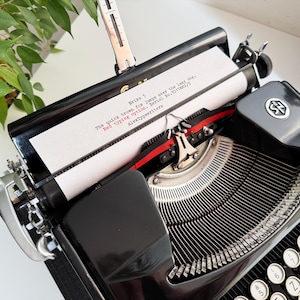 Erika 5 - Working portable typewriter, 1930s Black, Professionally maintained