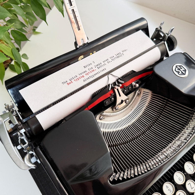 Erika 5 - Working portable typewriter, 1930s Black, Professionally maintained