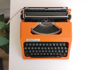 70% OFF! Robotron Cella, a portable working vintage typewriter from the 1980s, in mint condition, with case, unusual gift