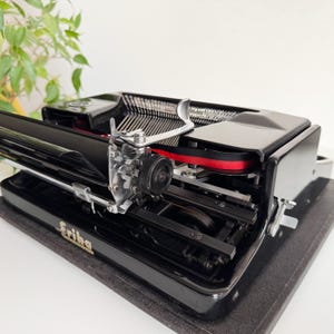 Erika 5 - Working portable typewriter, 1930s Black, Professionally maintained