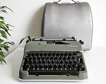 Schreibmaschine Olympia SM3 - 1950er Jahre, funktionsfähig, professionell gewartet, einsatzbereit.