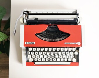 60% OFF! OLYMPYA Traveller De Luxe Typewriter, portable vintage typewriter from the 1960s, in mint condition