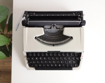 70% OFF! Brother 210 Portable Manual Typewriter, Vintage from the 1970s, Unusual gift.