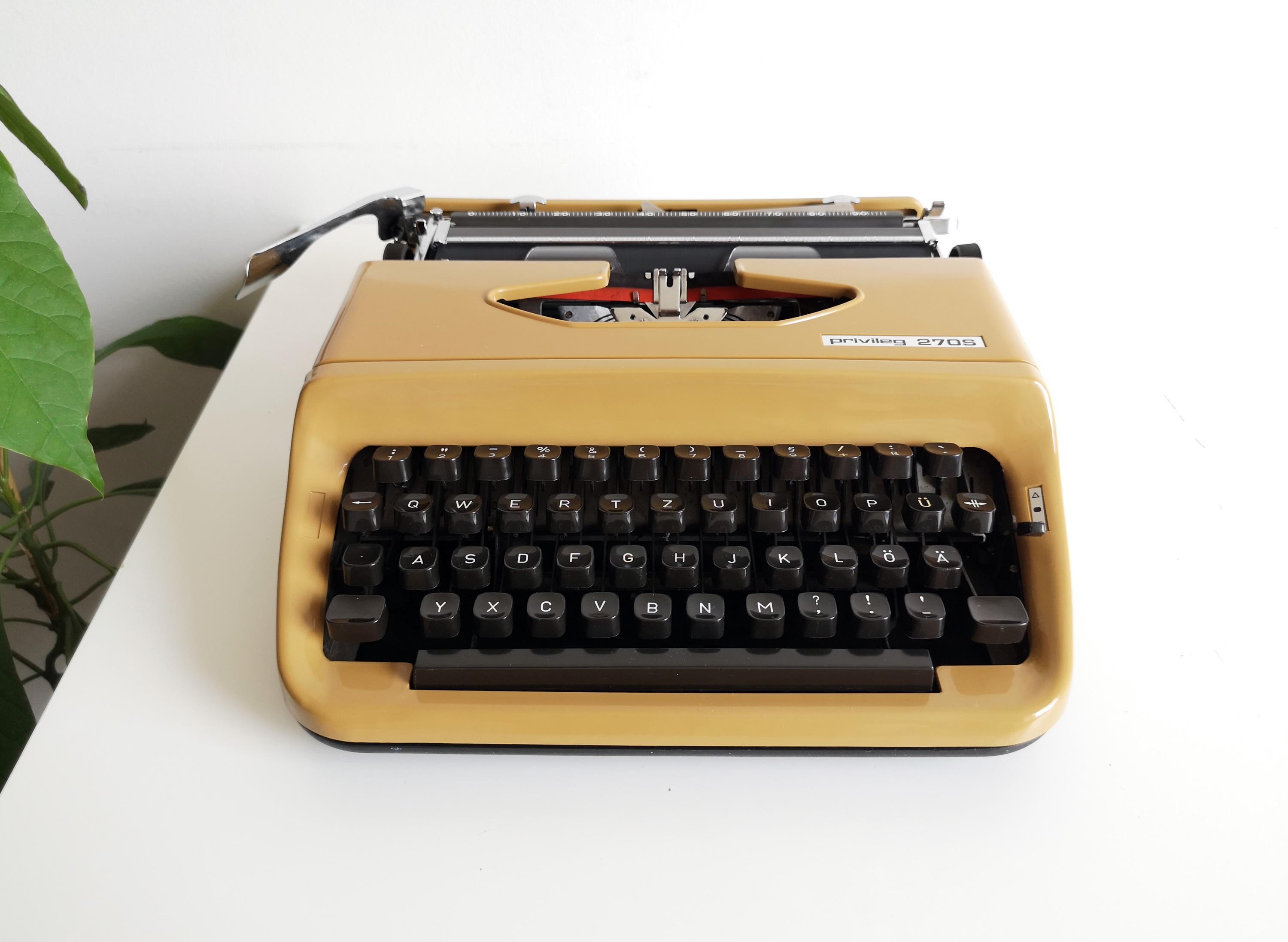 Cursive Typeface - Typewriter Privileg 270S, 1980s, Script - Etsy