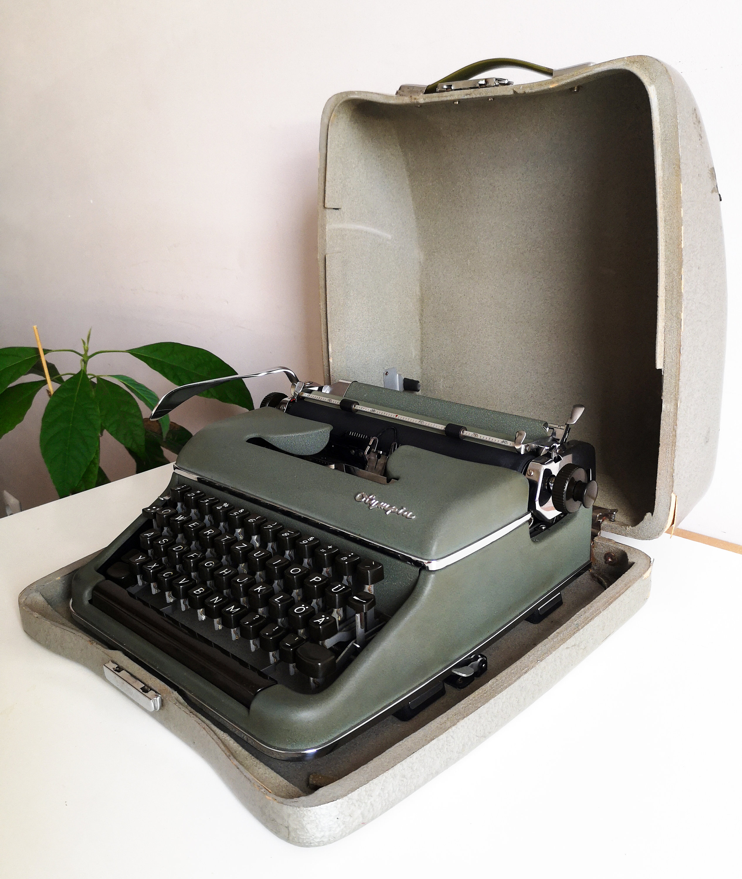 Olympia SM2 - 動作するタイプライター：1950 年代、すぐに使用可能
