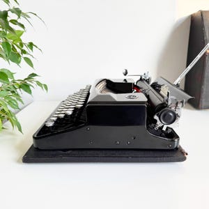 Erika 5 - Working portable typewriter, 1930s Black, Professionally maintained