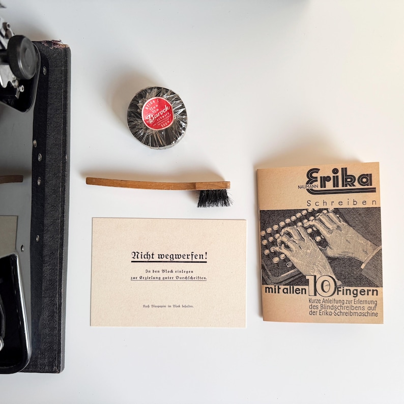 Erika 5 - Working portable typewriter, 1930s Black, Professionally maintained
