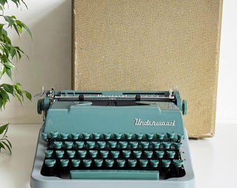Underwood Universal Quiet Tab Typewriter | Seafoam Green | QWERTY | Fully Serviced | Original Case