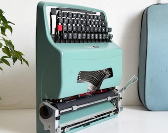 Olivetti Lettera 32 - working Portable Typewriter – 1960s
