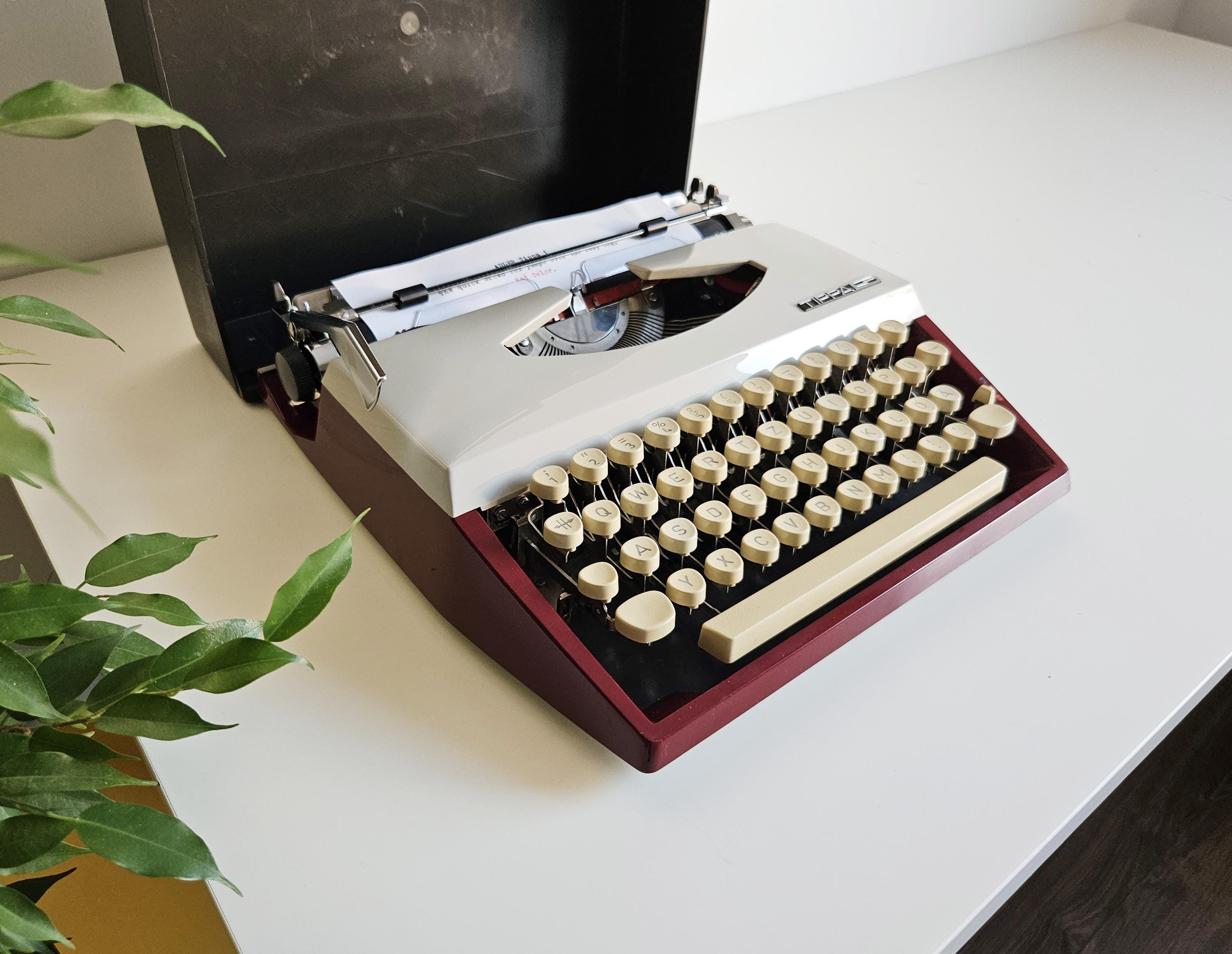Adler Tippa S - 1970年代のビンテージポータブルタイプライター、すぐ
