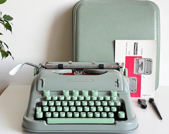 Hermes 3000 - Working portable typewriter, 1960s, Professionally maintained.