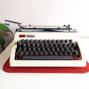 60% OFF!* Erika Daro portable working vintage typewriter from the 1970s, unusual gift.