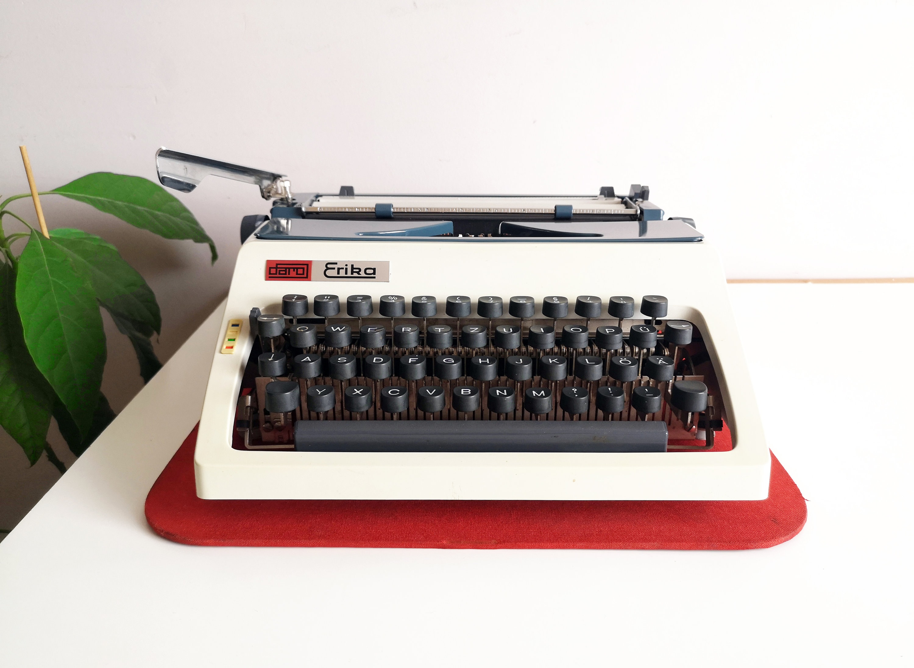 ヴィンテージ  タイプライター AlexTypewriters - Etsy 日本