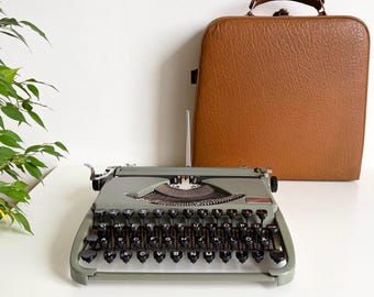 Hermes Baby Vintage Typewriter from 1936 Gray Shrink Coated QWERTY