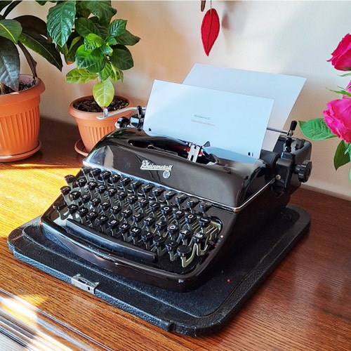 ヴィンテージ エルメス ベビー ポータブル タイプライター、1950 年代