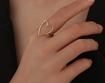 Luxury heart shaped stainless steel ring.