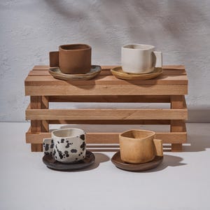 Handgefertigte Steingut Espresso Tasse mit Untertasse - Ritual Kaffee Set - 100ml Keramik Cortado Tasse - 100 ml Kaffeetasse, minimales Keramik Geschenk